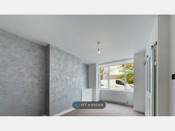 3 Bedroom Terraced House To Rent In The Parade, Askern, Doncaster, DN6