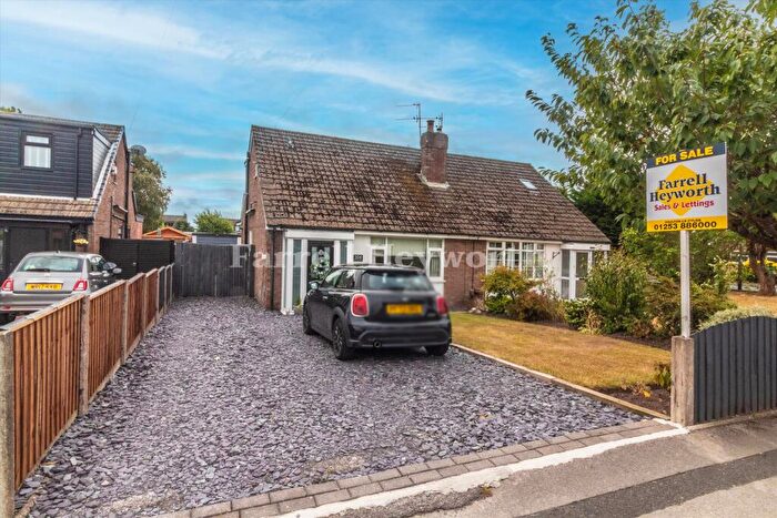 3 Bedroom Semi-Detached House For Sale In Blackpool Old Road, Poulton Le Fylde, FY6