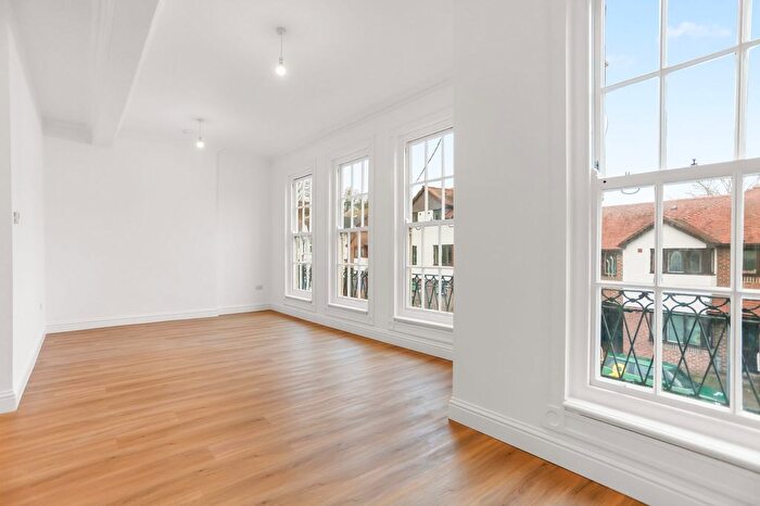 2 Bedroom Flat To Rent In South Road, Brighton, BN1