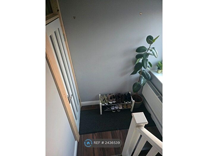 1 Bedroom Flat To Rent In Wide Way, Mitcham, CR4