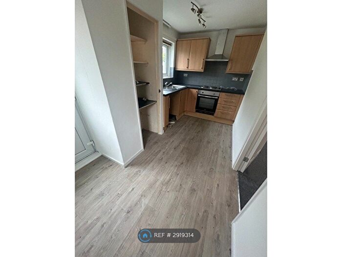 2 Bedroom Semi-Detached House To Rent In Twickenham Road, Leicester, LE2