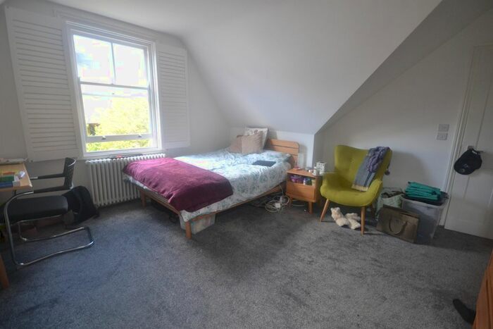 1 Bedroom Semi-Detached House To Rent In Craven Road, Reading, Berkshire, RG1