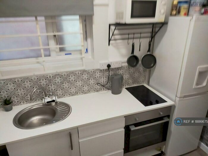 1 Bedroom Flat To Rent In Stoke On Trent, Stoke On Trent, ST6