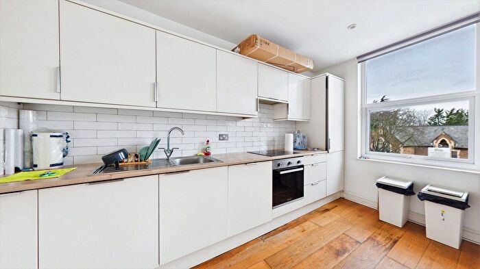 1 Bedroom Flat For Sale In East Street, Epsom, Surrey., KT17