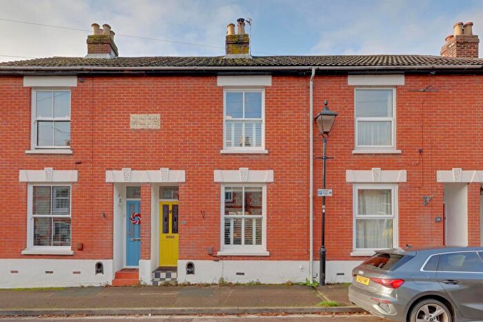 2 Bedroom Terraced House For Sale In Lymbourn Road, Havant, PO9
