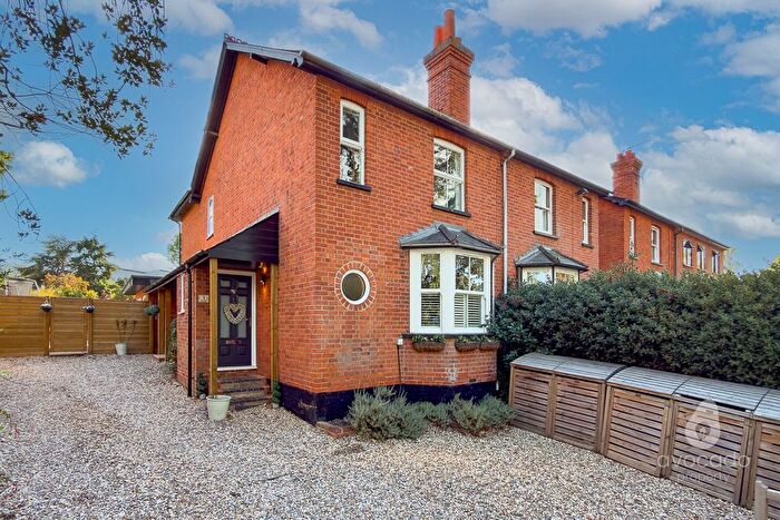 4 Bedroom Semi-Detached House For Sale In Holly Villas, Popeswood Road, Binfield, Berkshire, RG42