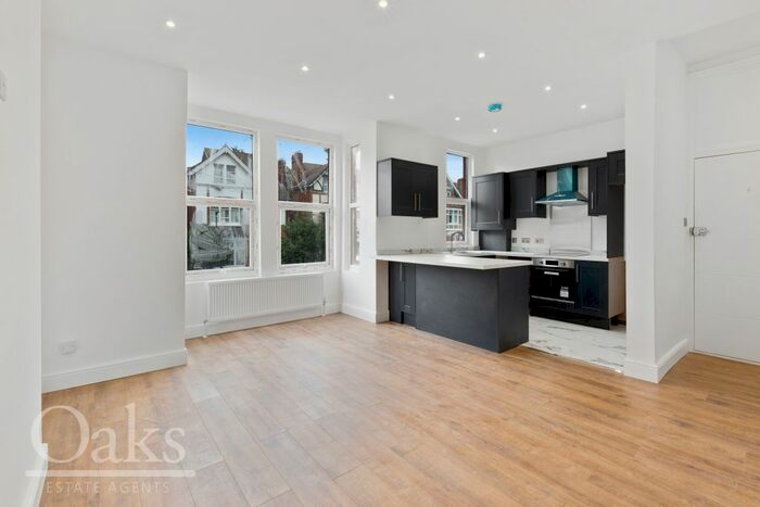 2 Bedroom Flat To Rent In Gleneagle Road, London, SW16