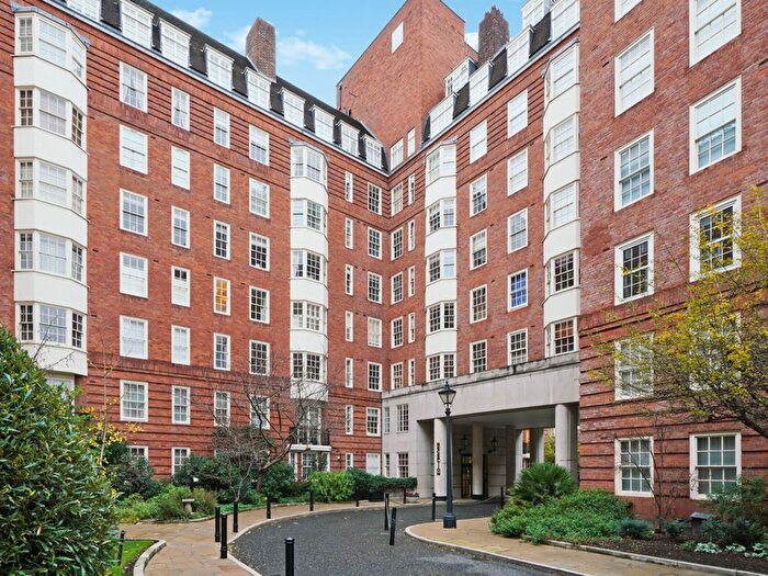 3 Bedroom Flat For Sale In Whiteheads Grove, London, SW3