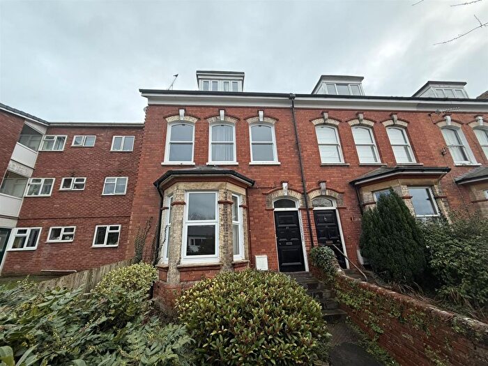 1 Bedroom Flat To Rent In Old Road, Tiverton, EX16