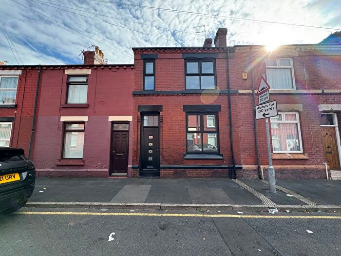 3 Bedroom Terraced House To Rent In Hardshaw Street, St. Helens, WA10