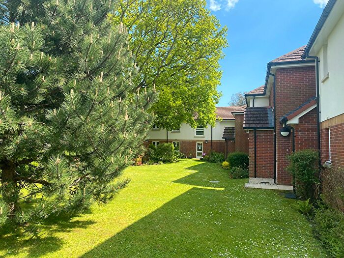 1 Bedroom Flat For Sale In Hawthorn Road, Bognor Regis, West Sussex, PO21