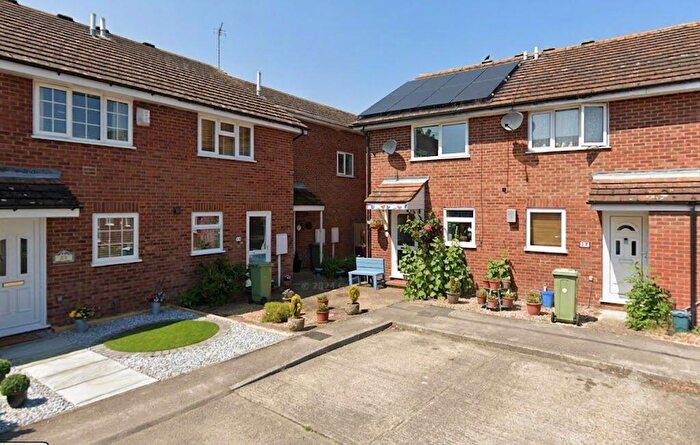 3 Bedroom End Of Terrace House For Sale In Petersham Close, Newport Pagnell, MK16
