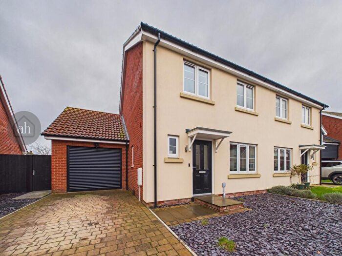 3 Bedroom Semi Detached House For Sale In Granger Close, Walsham Le Willows, IP31