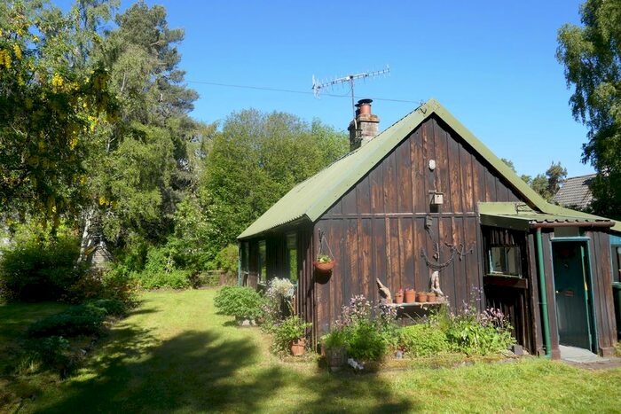 2 Bedroom Cottage For Sale In Inverdruie, Aviemore, PH22