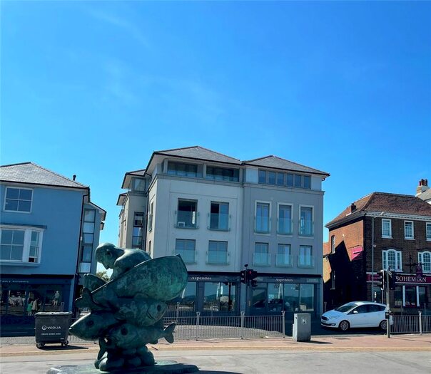 2 Bedroom Flat To Rent In Beach Street, Deal, CT14