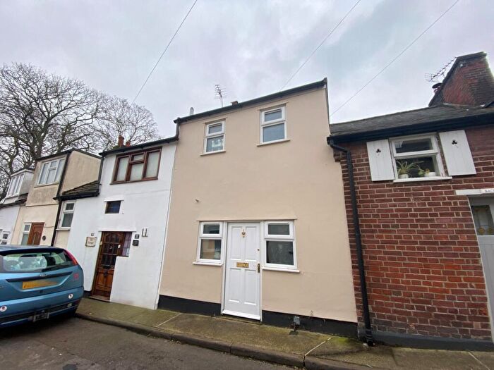 1 Bedroom Terraced House To Rent In Spurgeon Street, CO1