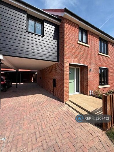 4 Bedroom Semi-Detached House To Rent In Bailey Drive, Hemel Hempstead, HP3