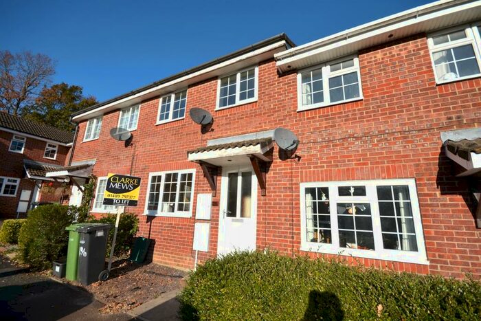 2 Bedroom House To Rent In Stirling Crescent, Hedge End, Southampton, SO30