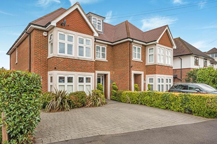 5 Bedroom Semi Detached House For Sale In Rydens Avenue, Walton On Thames, Surrey, KT12