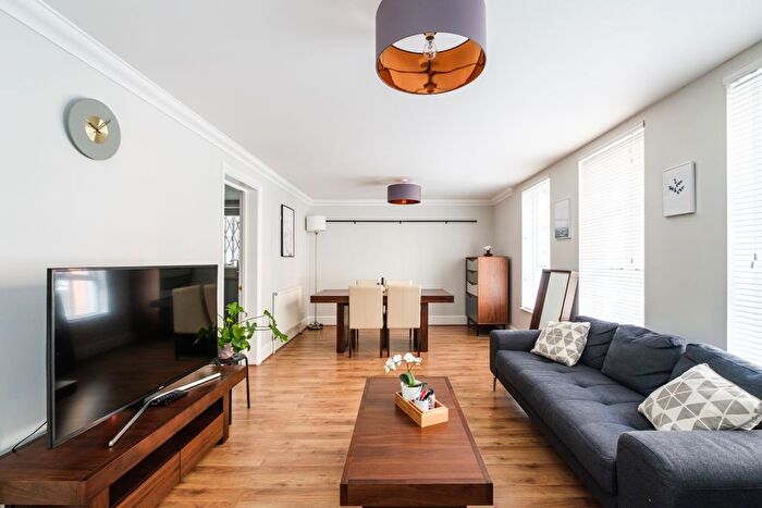 2 Bedroom Flat To Rent In Folgate Street, London, E1