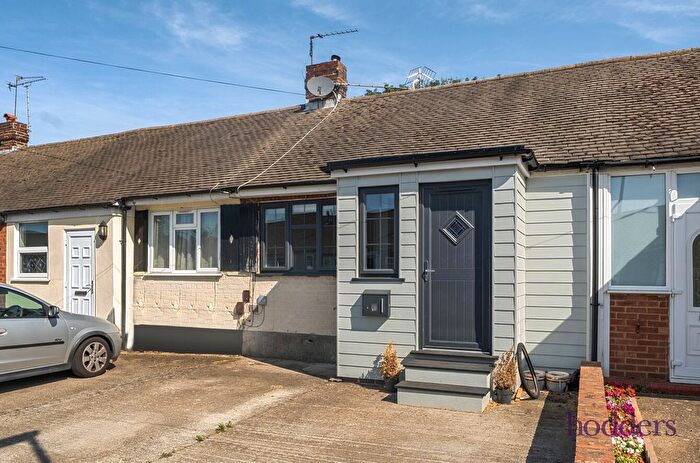 2 Bedroom Bungalow For Sale In Bramley Close, Chertsey, Surrey, KT16