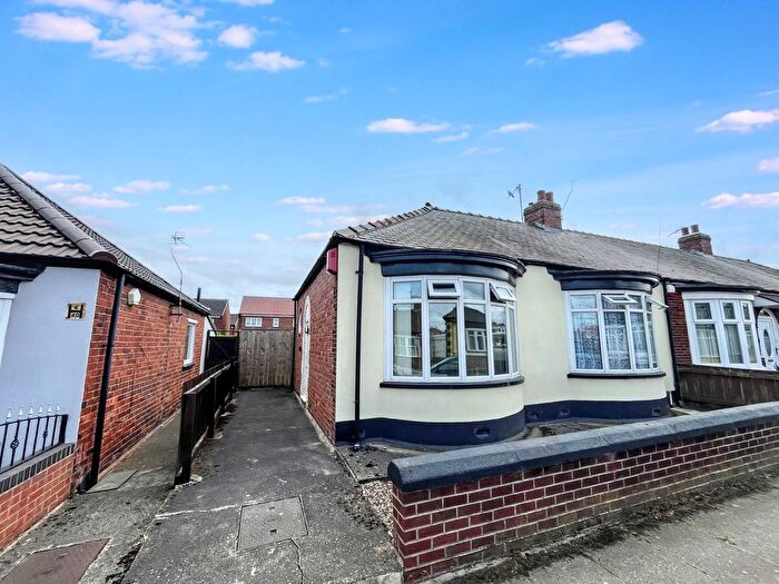 2 Bedroom Semi-detached Bungalow For Sale In Highfield Road, Middlesbrough, TS4