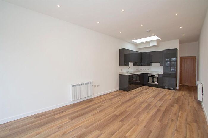 2 Bedroom Flat To Rent In Tregenna Hill, St. Ives, TR26