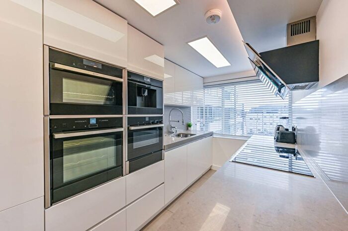 2 Bedroom Flat To Rent In Heron Place, Marylebone, London, W1U