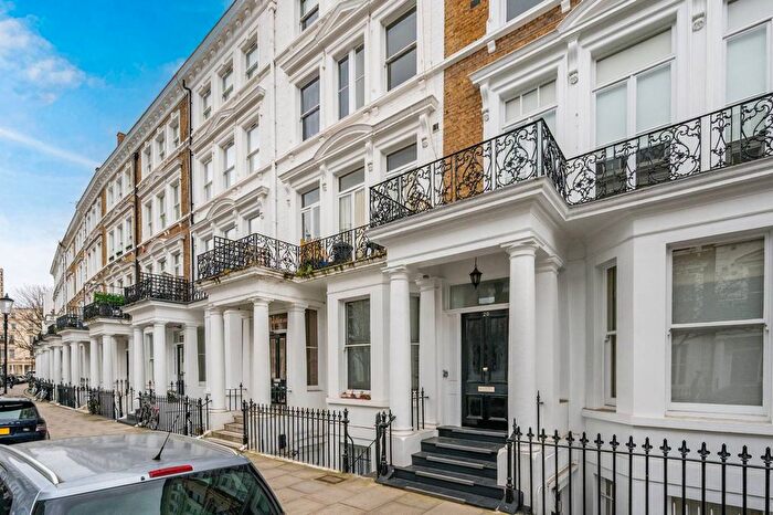 2 Bedroom Flat To Rent In Collingham Place, London, Earls Court, London, SW5