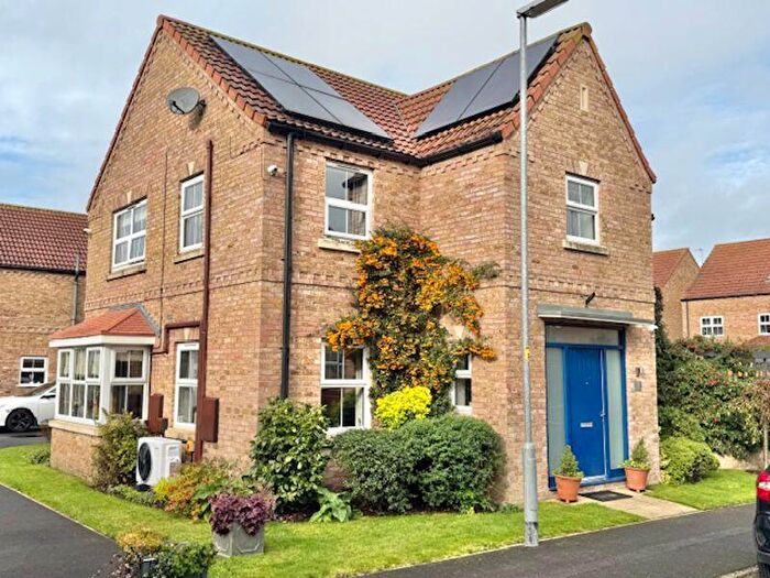 4 Bedroom Detached House For Sale In Saunders Close, Caistor, LN7