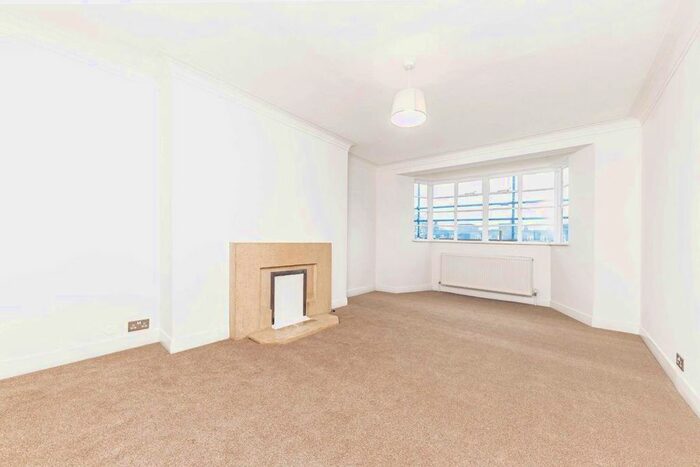 1 Bedroom Flat To Rent In Streatham High Road, London, SW16