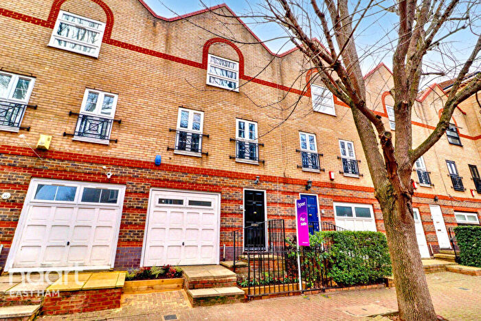 3 Bedroom Terraced House For Sale In Viscount Drive, London, E6