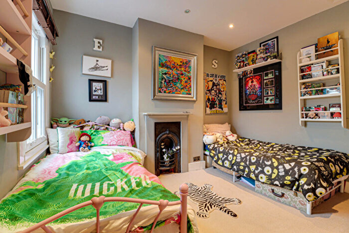 3 Bedroom Terraced House For Sale In Harpenden Rise, Harpenden, AL5