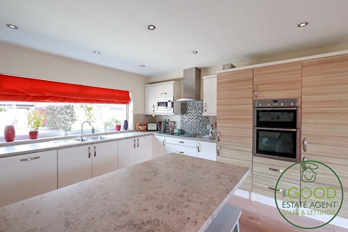 4 Bedroom Detached House For Sale In St. Helens Close, Preston, PR3