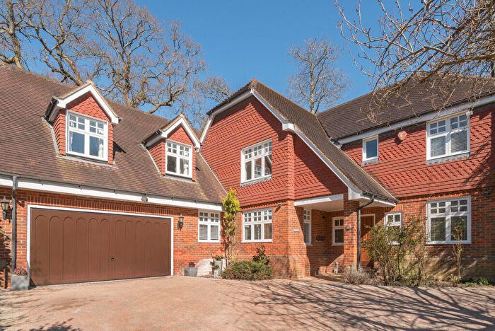 5 Bedroom Detached House To Rent In Courtney Place, Cobham, KT11
