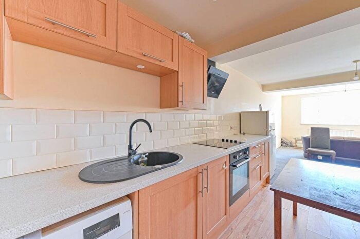 2 Bedroom Flat To Rent In Crayford Road, Crayford, DA1