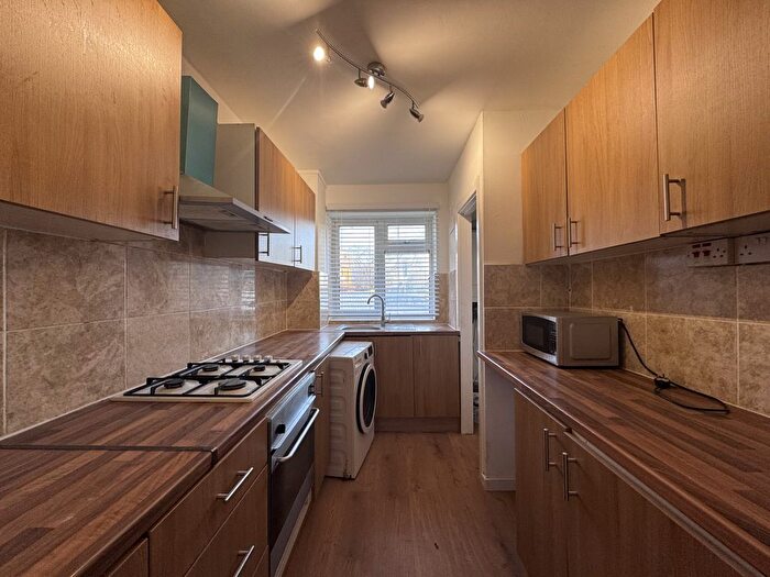 2 Bedroom Flat To Rent In Pinner Road, Northwood, HA6