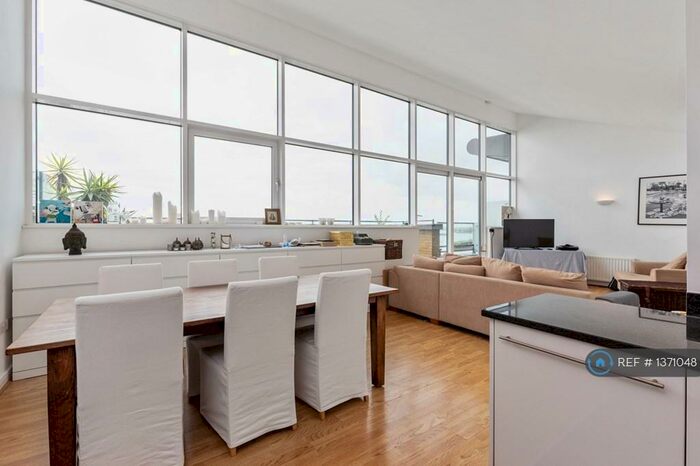 2 Bedroom Penthouse To Rent In Royal Arsenal, London, SE18