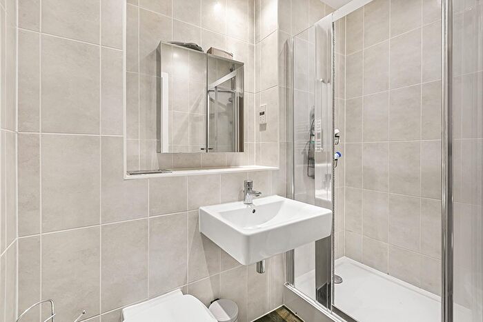 2 Bedroom Flat For Sale In Charrington Place, St Albans, AL1
