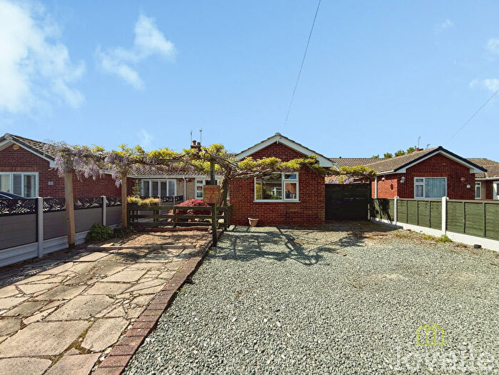 3 Bedroom Semi-Detached Bungalow For Sale In Mount Pleasant Close, Marton, DN21