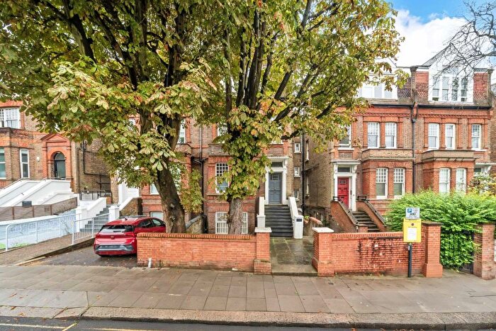 3 Bedroom Flat To Rent In Broadhurst Gardens, West Hampstead, NW6
