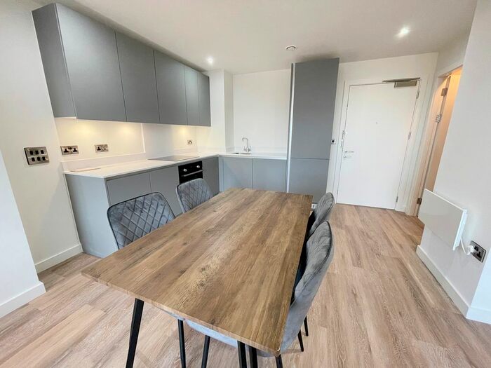 2 Bedroom Flat To Rent In Store Street, Manchester, M1