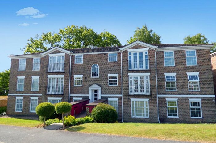 2 Bedroom Flat To Rent In Heathfield Green, Midhurst, GU29