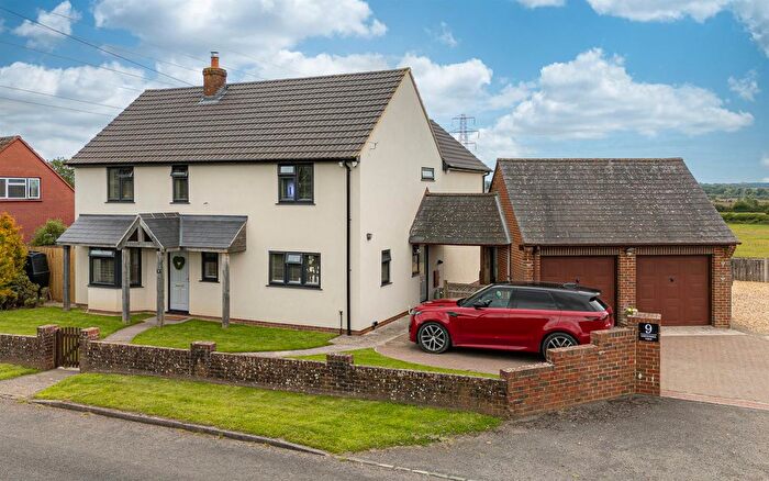 4 Bedroom Detached House For Sale In Berhills Lane, Rowde, SN10