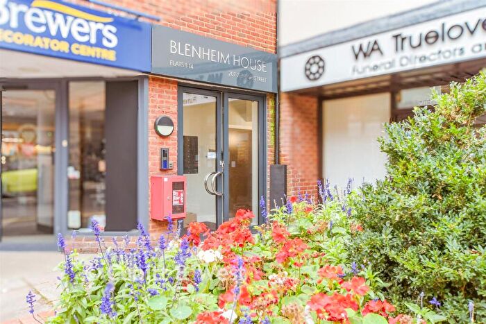 2 Bedroom Apartment For Sale In High Street, Dorking, Surrey, RH4