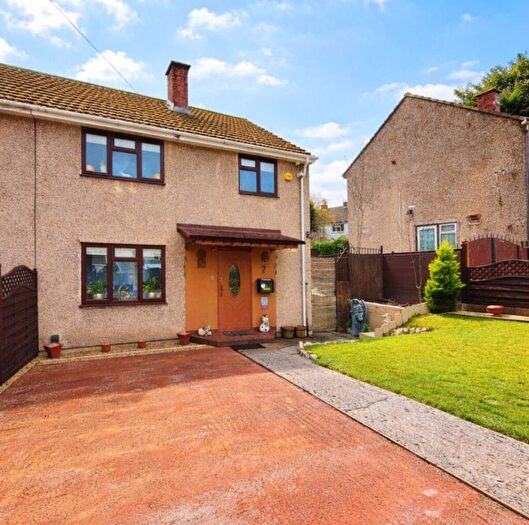 3 Bedroom Semi Detached House For Sale In Waterbridge Road, Withywood, Bristol, BS13