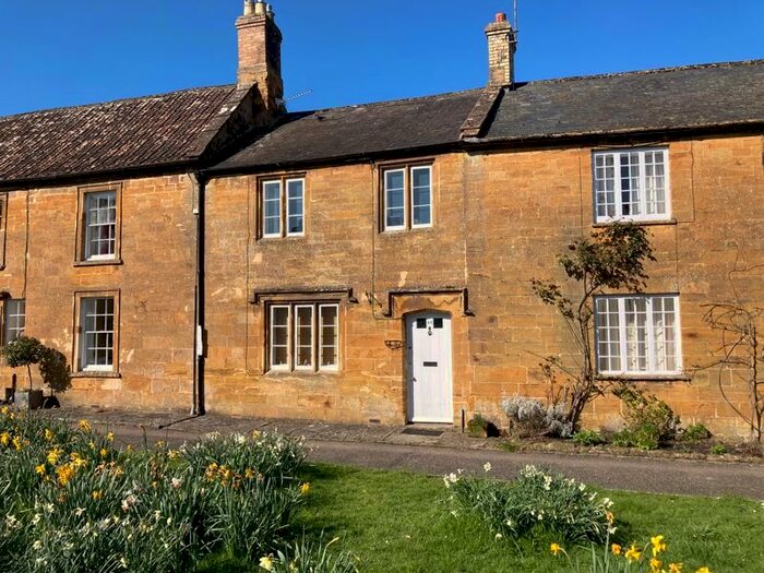 3 Bedroom Cottage For Sale In The Borough, Montacute, TA15