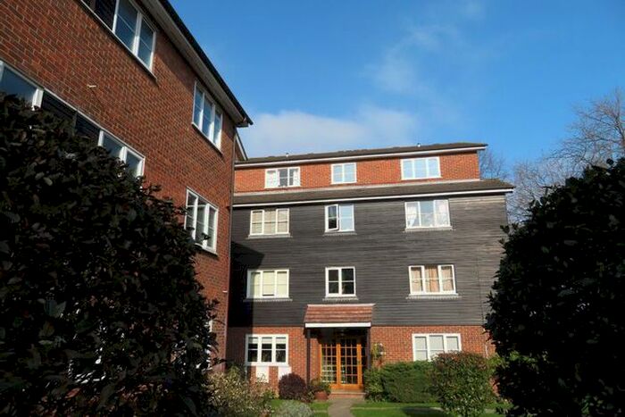 1 Bedroom Flat To Rent In Grosvenor Road, London E11