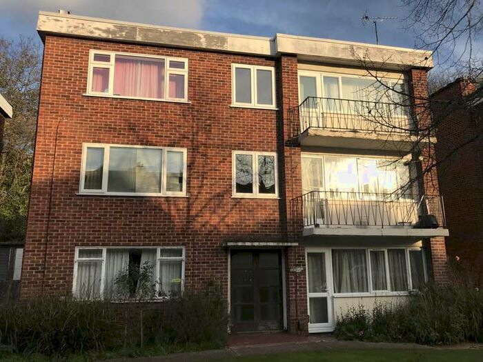 1 Bedroom Flat To Rent In Woodside Court, Woodside Road, , SO17