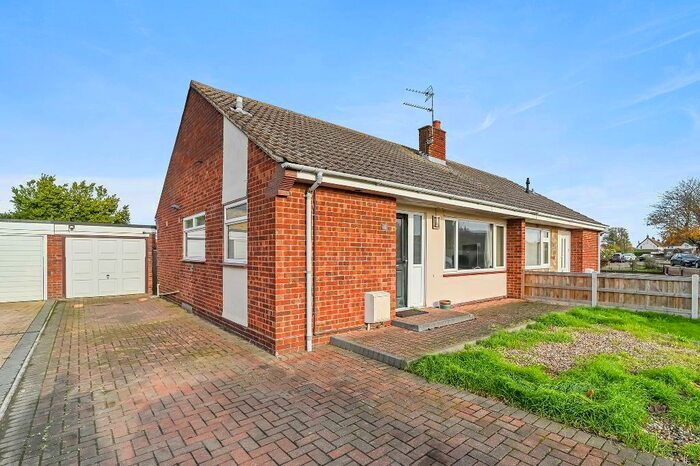 2 Bedroom Semi-Detached Bungalow To Rent In Edgefield Avenue, Manningtree, CO11